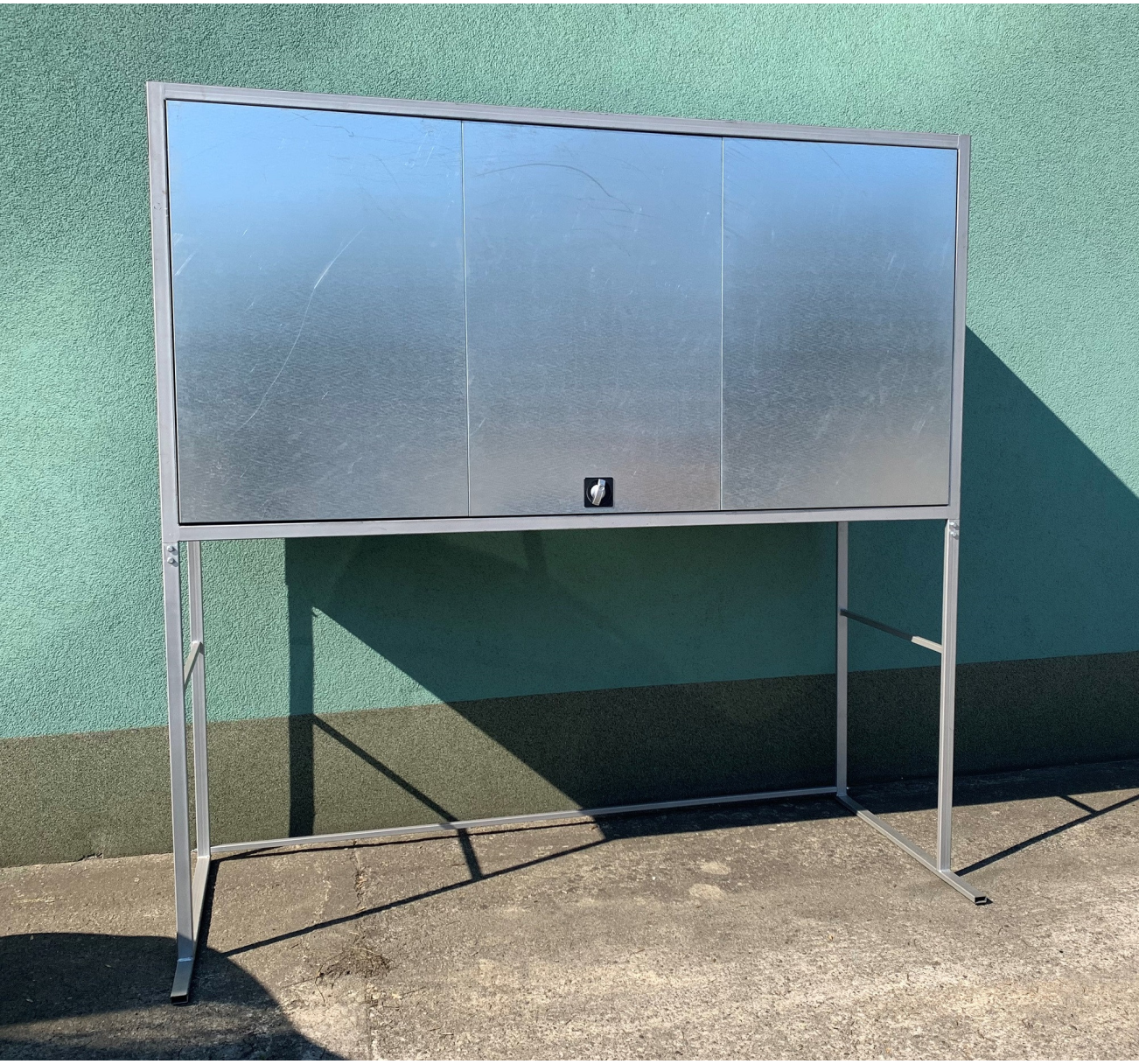 SZAFA GARAŻOWA BOX - PODJAZDOWA - POWYSTAWOWA