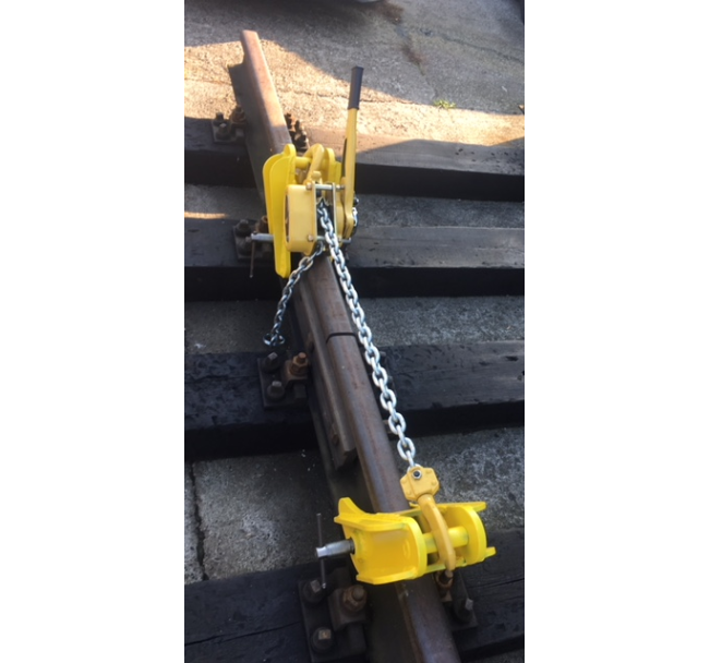 CHWYTAK DO ZSUWANIA SZYN 2T