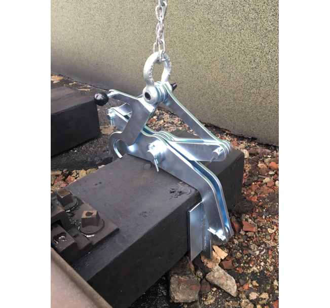 CHWYTAK DO PODKŁADÓW DREWNIANYCH