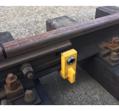 ŚCISKACZ DO PĘKNIĘTYCH SZYN, UNIWERSALNY TYP I