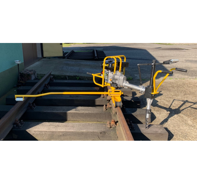 WIERTARKA DO PODKŁADÓW DREWNIANYCH WP-2 Z WÓZKIEM TRÓJKOŁOWYM