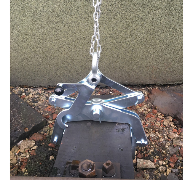 CHWYTAK DO PODKŁADÓW DREWNIANYCH